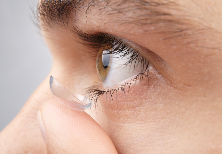 Do reusable contact lenses cause eye infection?